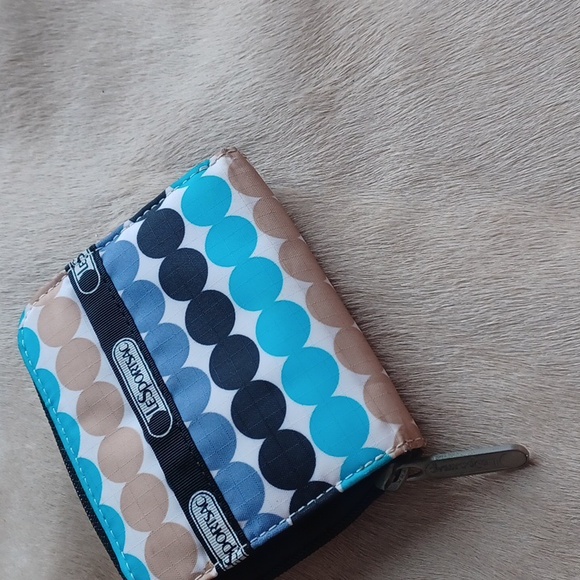 Le Sportsak Wallet - Picture 15 of 15